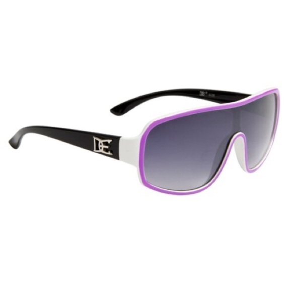 Two for 30 cute sunglasses comes with hard case - Picture 4 of 6